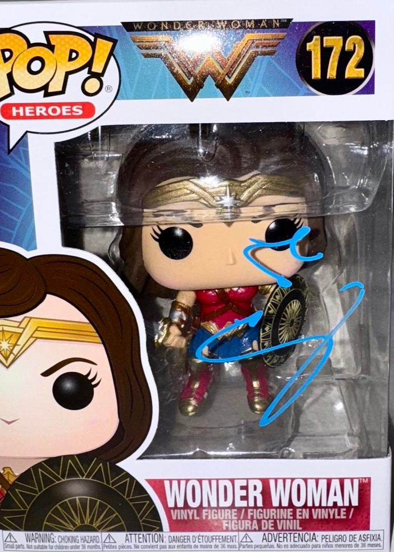 Gal Gadot Signed Funko Pop #172 Wonder Woman - Beckett COA